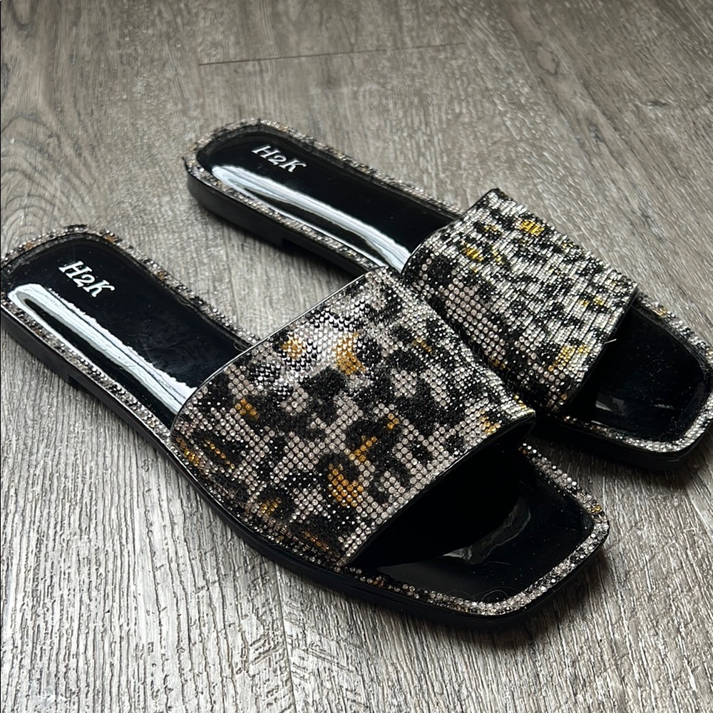 H2K Sandals